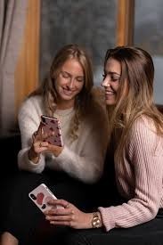 Şu an bir fotoğrafınızı çeksem kameralara nasıl yakalanırdınız 😅?