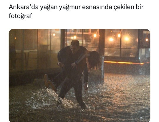 Siz olsanız sevdiğinizi yağmurda ıslanmasın diye omzunuzda taşır mısınız😌?