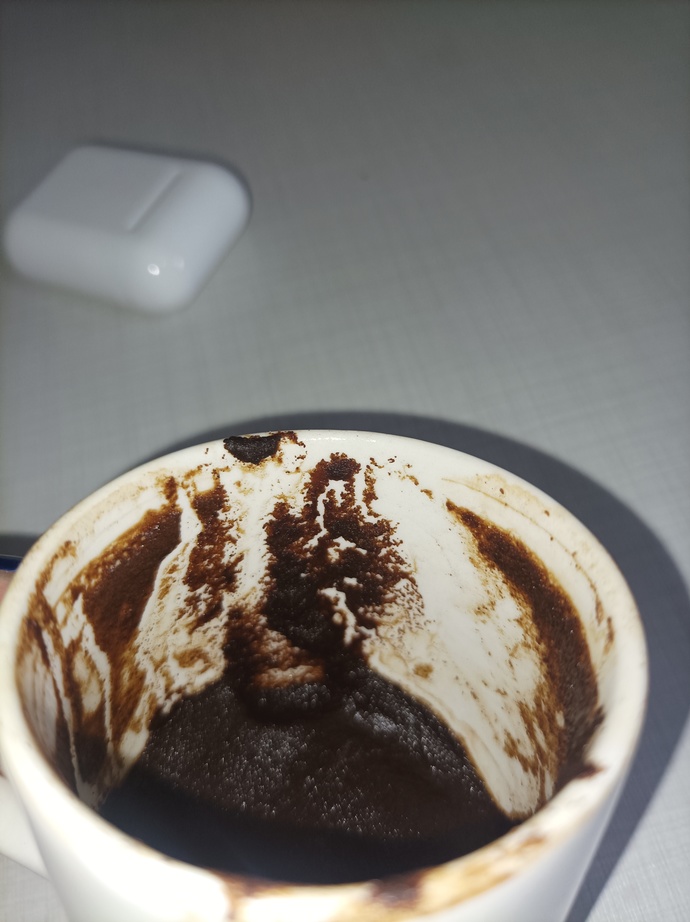 Kahve falı bakabilen var mı?