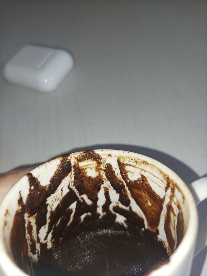 Kahve falı bakabilen var mı?