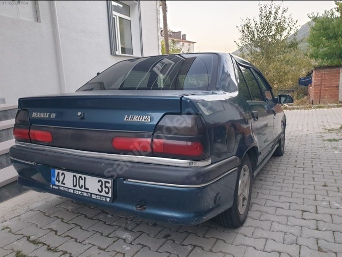 Araba da Model düşürmeyi mantıklı buluyor musunuz ve model düşürecek olsanız hangi marka model araba alırsınız?