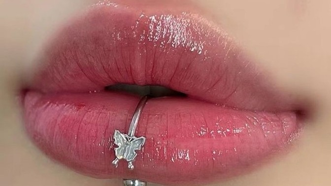 Dudak piercingi sizce nasıl duruyor?
