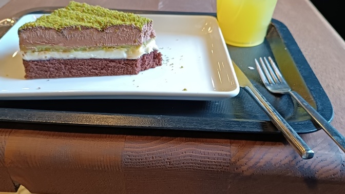 Benim gibi sürekli yalnız takılan kız var mı bugününüz nasıl geçti?