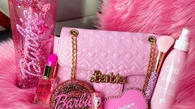 Barbie aksesuarlarını seven, kullanan kadınlar sevilmez mi?