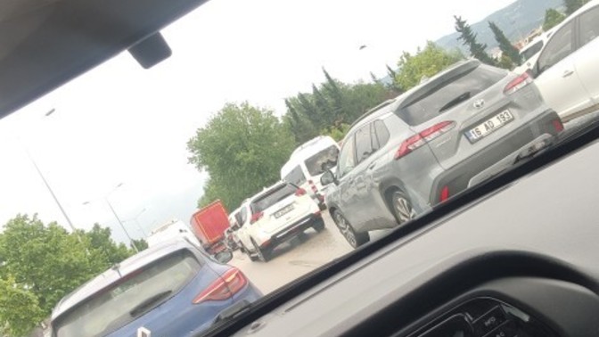 Sizin orada da yağmur yağınca trafik kilitleniyor mu?