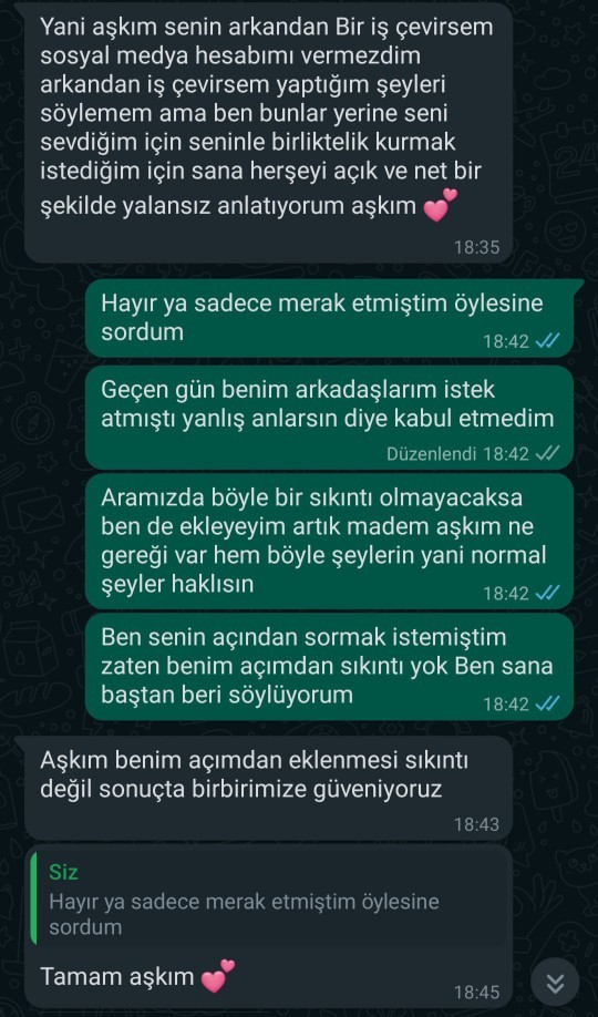 Benimle ciddi düşünen sevgilim İngilizce kursundaki kızları ekleyip duruyor bugün yine eklemiş napmaya çalışıyor anlamıyorum?