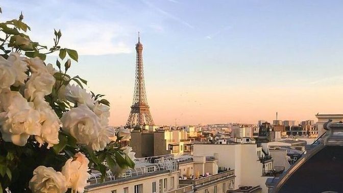 Sizi birlikte Paris'e gitmeniz gereken kişiyle eşleyeyim mi?