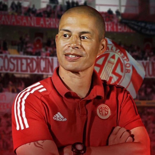 Sizce Alex de Souza gerçekten Antalyasporla anlaştımı tepkiniz ne olur gerçekten gelse?