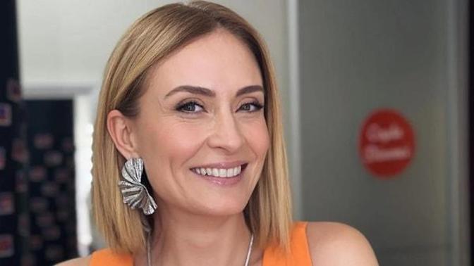 Ceyda Düvenci, "Şirket çalışanı erkekler çekmecesinde ped bulundursun" dedi. Ne düşünüyorsunuz?