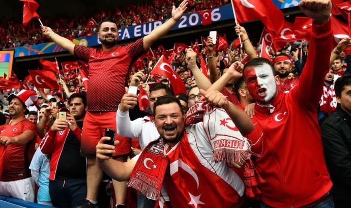 Bakalım kimin çok taraftarı var. Güncel KS hangi takım taraftarı çok sorusuna geliyor musun?