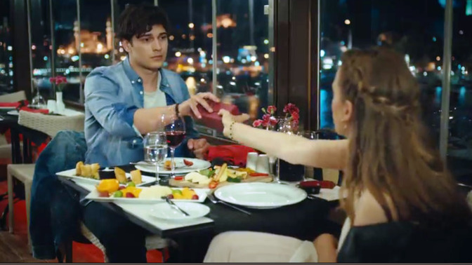 Sevdiğinin soyadı adına yakışıyor mu diye bakmak da sevdaya dahil mi?
