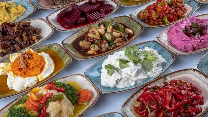 Yemeklerin yanında gözünüz salata veya meze arar mı?