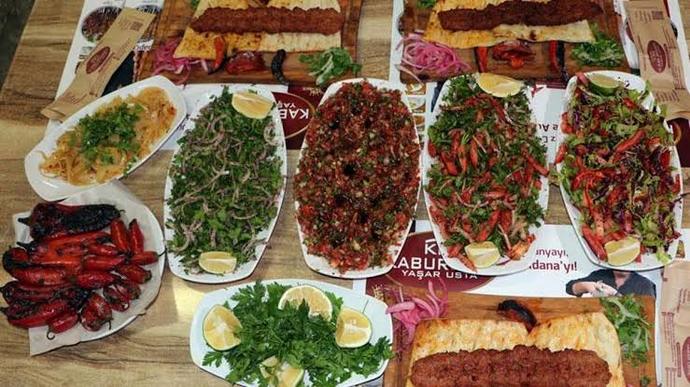 Gitmeyi düşündüğünüz bir mekanda yemek öncesi ikram edilen iştah alıcılar ve mezeler olması sizin için tercih sebebi mi? Yoksa fark etmez olsa da ol asa da mı diyorsunuz?