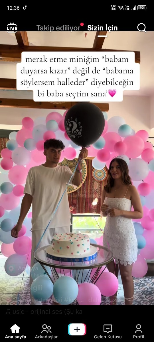 Babasına 4 yıllık ilişkisini söylemek isteyen bir kız babasının zaten ilişkisini bildiğini öğrendi. Ailen sevgilini bilir mi?