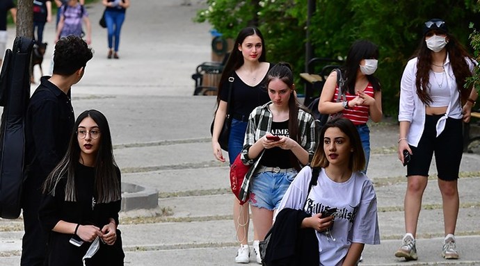 ABDli Cerrah Vivek Murthyye göre, Z kuşağı orta yaşlardakilerden daha fazla acı çekiyor. Sosyal medya psikolojiyi etkiliyor mu?