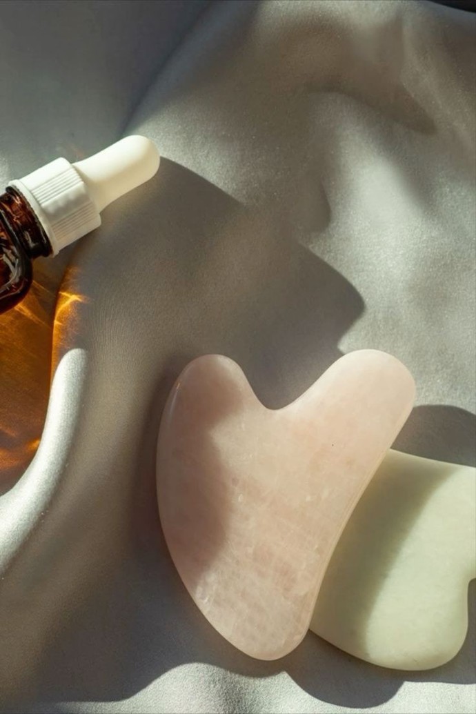 Gua sha masajı sanılan kadar etkili oluyor mu? Aranızda kullanan var mı?