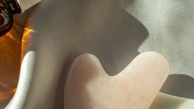 Gua sha masajı sanılan kadar etkili oluyor mu? Aranızda kullanan var mı?