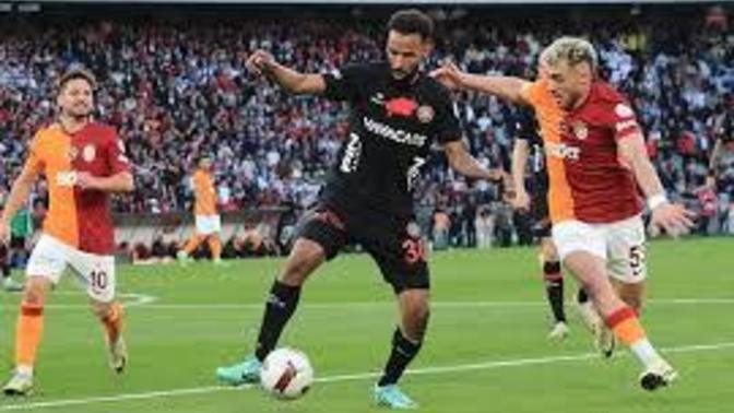 Fatih Karagümrük 2 - Galatasaray 3... Sarı kırmızılılar şampiyonluğa çok yakın! Maçı nasıl buldunuz?
