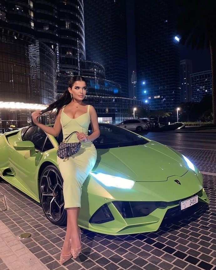 Lamborghini araba markasını seven çok az kişi mi bulunuyor size göre?