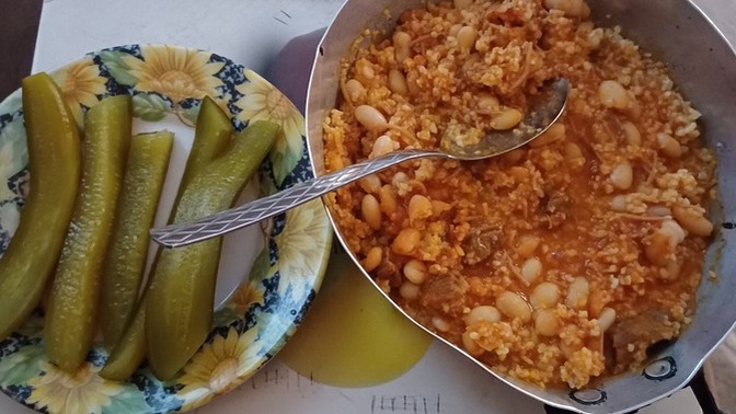 Kuru fasulye hangisini seçmeli? Turşuyu mu soğanı mı?