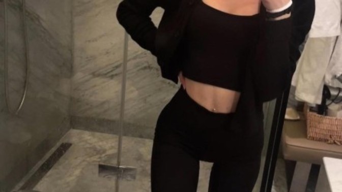 Boyle zayif kizlardan hoslanan erkekler sizce normal mi?