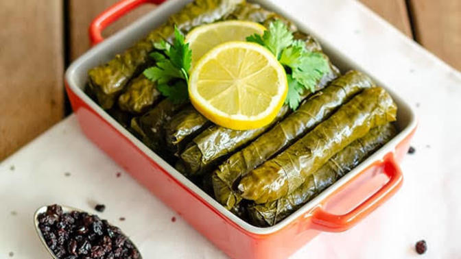 Yaprak sarmanın iç harcına kırmızı mercimek koyulur mu?