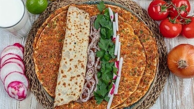 Sevgili olduğunuz zaman ilk buluşmada Lahmacun yemeye götüren karşı cinse tepkiniz ne olur?