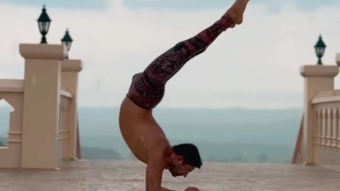 Erkeklerin yoga yapması abes mi?