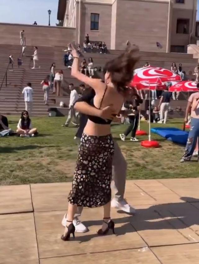 Melis Sezen dansıyla sosyal medyada gündem oldu! Sence nasıl olmuş?