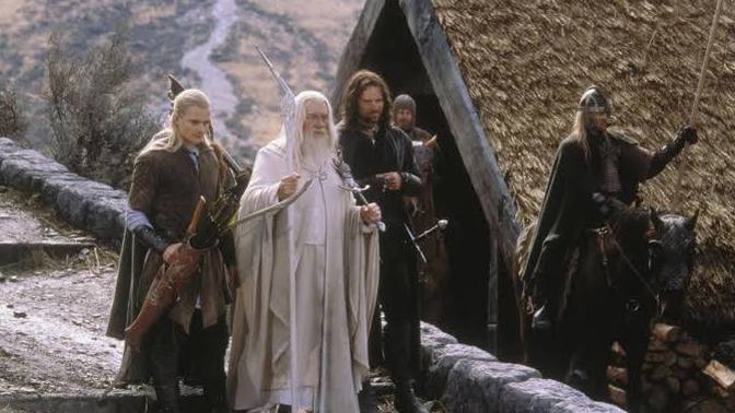 Yeni bir Yüzüklerin Efendisi filmi geliyor! Çıktığında izleyecek misin?