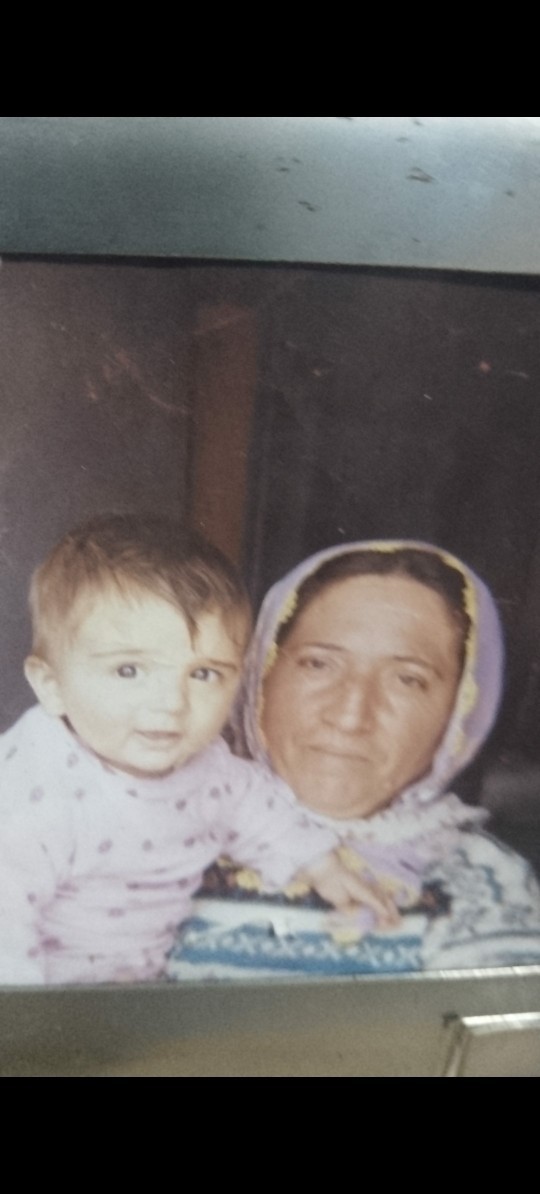 Bebeklik fotoğraflarınız duruyor mu küçüklüğünüze benziyor musunuz?