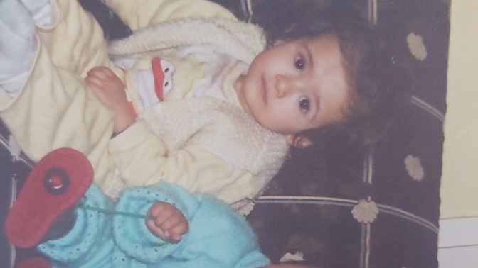 Bebeklik fotoğraflarınız duruyor mu küçüklüğünüze benziyor musunuz?