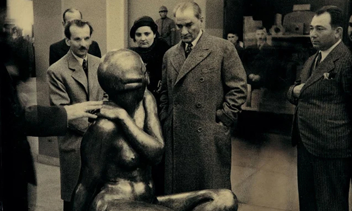 Atatürk “Sanatsız kalan bir milletin , hayat damarlarından biri kopmuş demektir.” sözü ile ne anlatmak istemiştir?