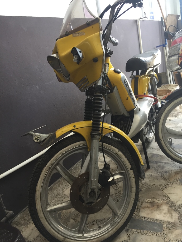 Bu hidrolik ön fren diskinden aynısından den nerede bulabilirim sarı 105 Peugeot motorun üstündekinden ön takım ile beraber?