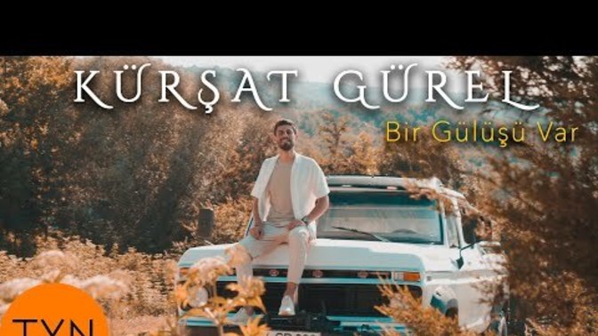 Gülüşü ile sizi gülümseten var mı?