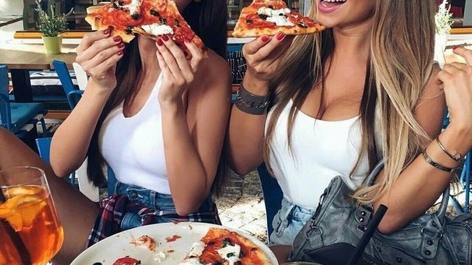 KS'den hangi üye ile pizza yemek isterdin?