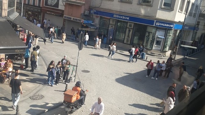 Hayatı izliyor musunuz?