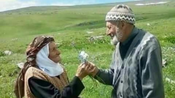 Aşık olmak nasıl bir duygu? Bu hissi yaşayanlar anlatsın bakalımm?