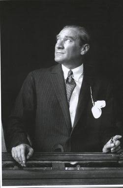 Mustafa Kemal ATATÜRK 🌹 fikirlerini benimsiyormusunuz?