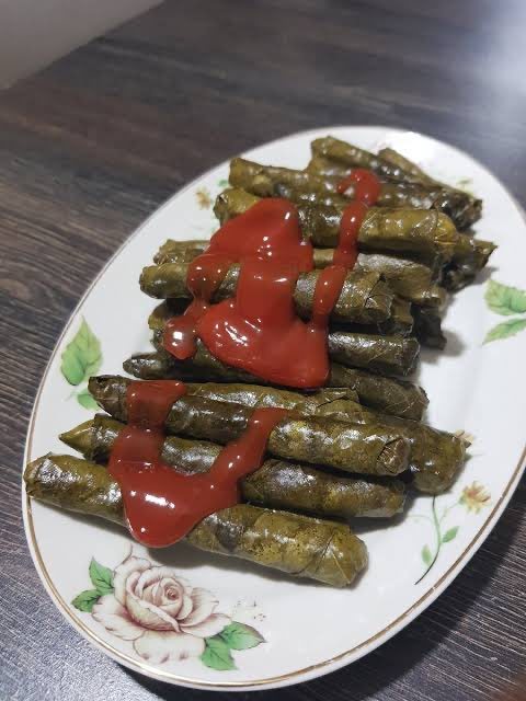 Sarmaya ketçap sıkar mısınız?