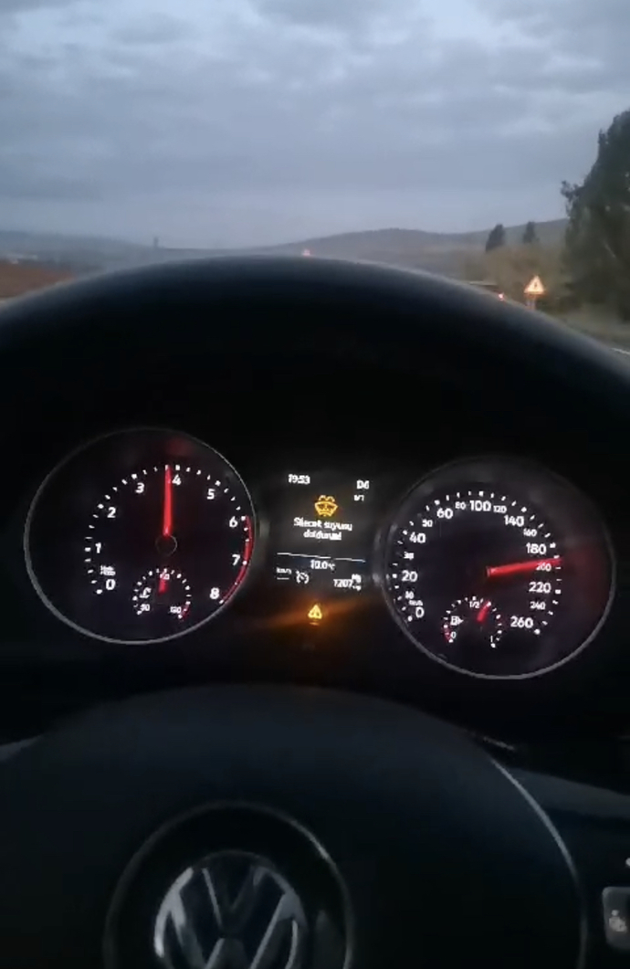 Bugün 200 ü gördük sizce bu hız ile kaza yapsam ölürmüyüm bu arabayla?