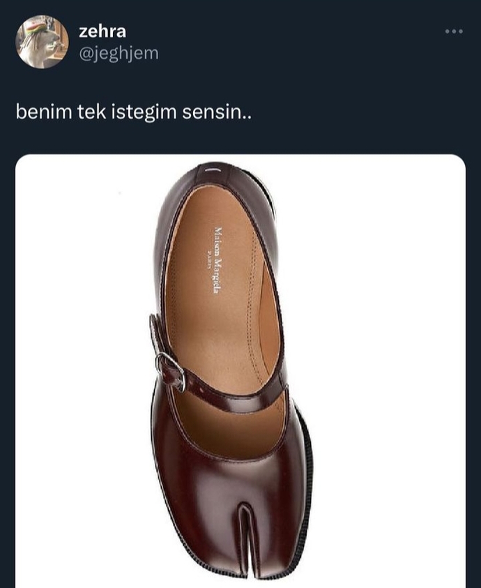 Arkadaşım sevgilisi ile ilk buluşmada şu ayakkabıyı giysin mi sizce?