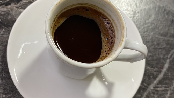 Kim kahvesini içti bitirdi?