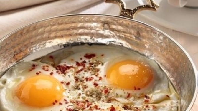 Sahanda yumurta mı, omlet mi?