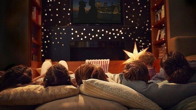 Sinemada mı film izlemek keyifli yoksa evde mi?