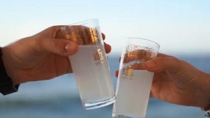 Rakı meze olmadan içilir mi?