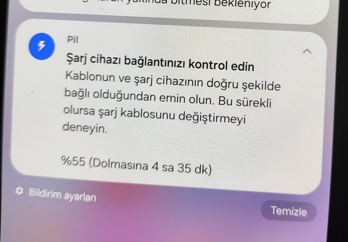 Bu uyarı neden her şarja takınca çıkar?
