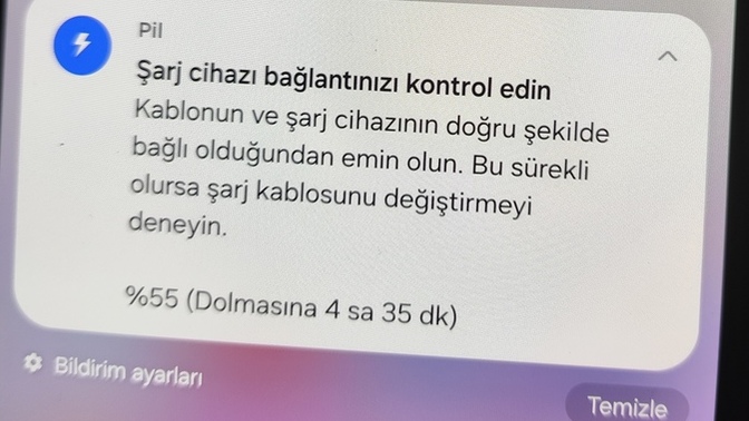 Bu uyarı neden her şarja takınca çıkar?