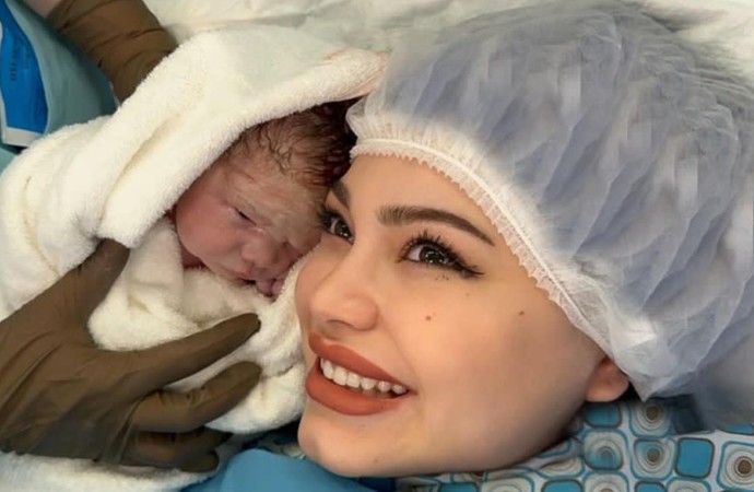 Doğuma makyajlı gidilir mi?