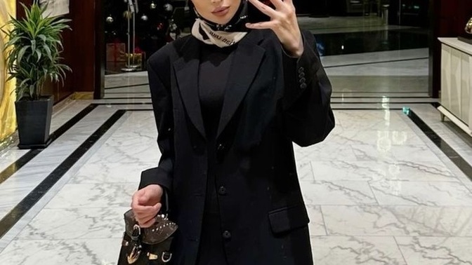 Kapalı kadınların bu elbiseyi giymesi anormal mi?